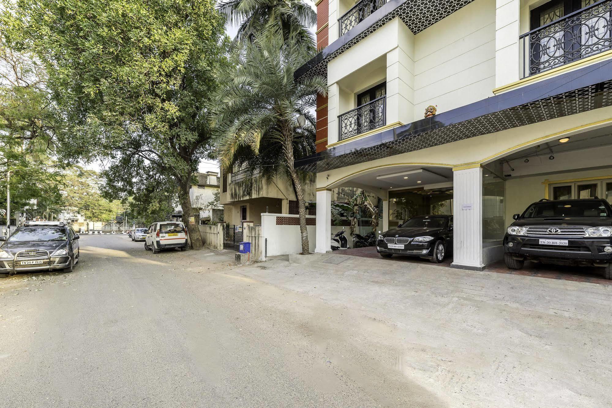 Treebo Elan Hotel Chennai Exterior photo
